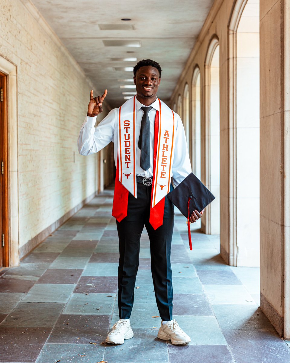 TheRyanWatts's tweet image. College Grad