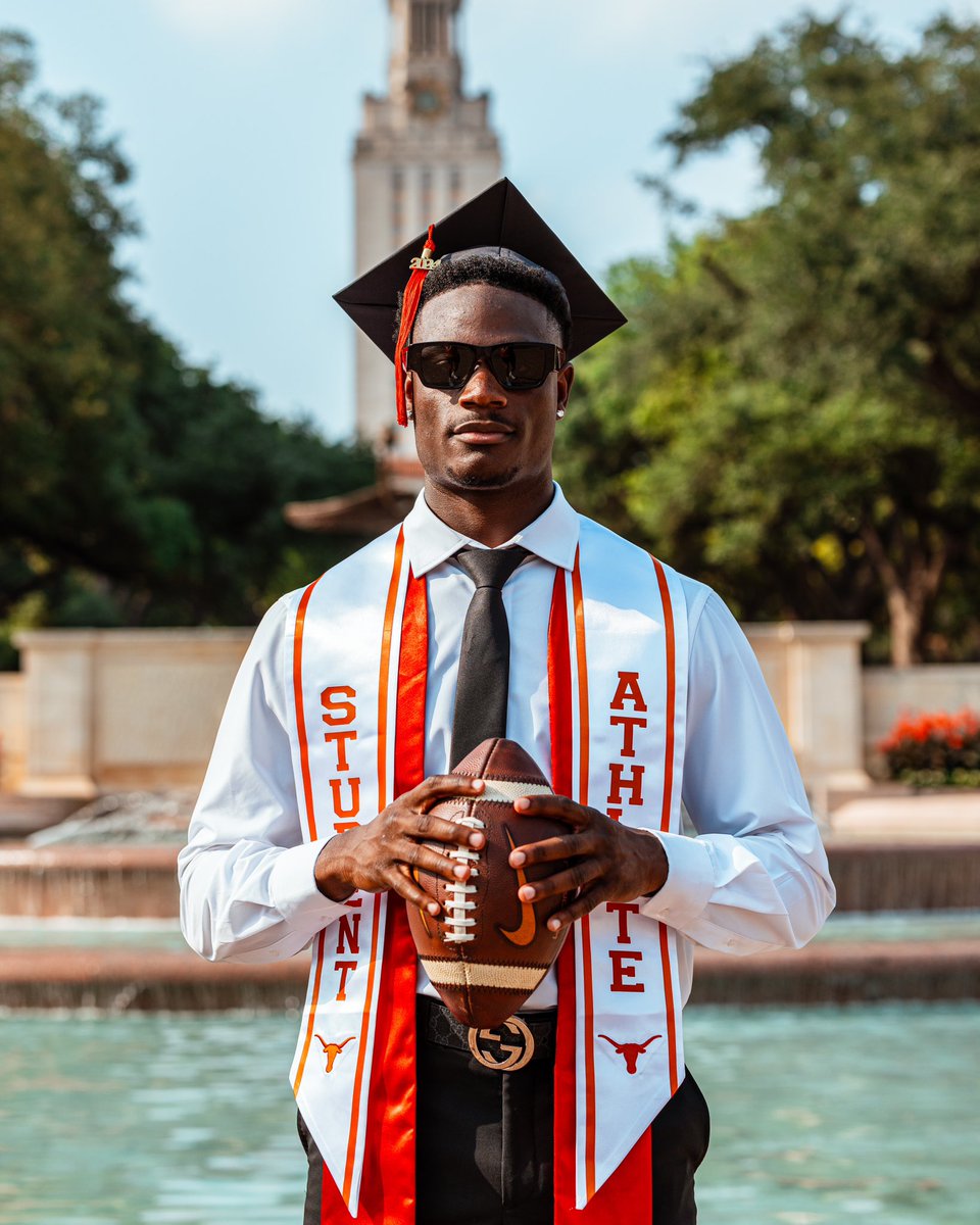 TheRyanWatts's tweet image. College Grad