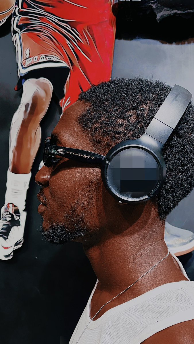 strangerstdku's tweet image. STRANGERS SUNGLASSES 
Color: BLACK