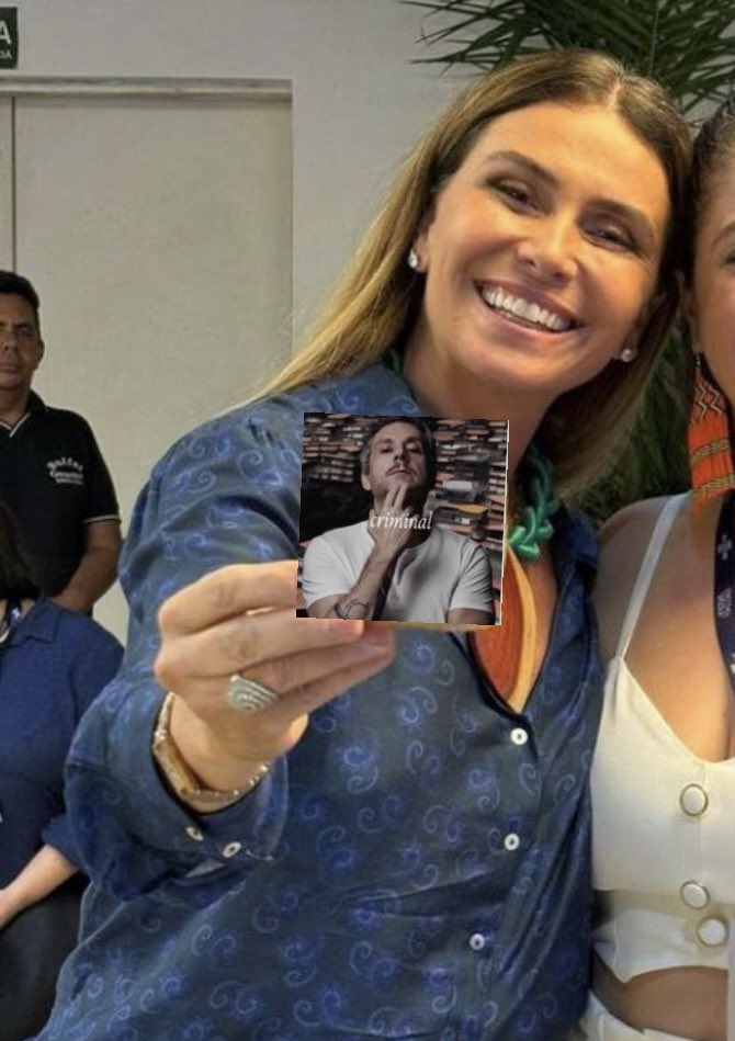 li criminal fazendo esteira trocando as perna quase tropeçando