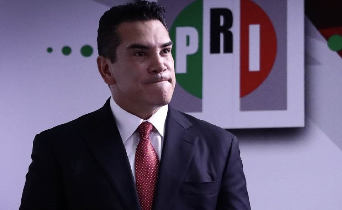 ¿Qué tan bajo ha caído el PRI de @alitomorenoc? - Les quedan dos gubernaturas - Han perdido sus bastiones históricos como Hidalgo y el Estado de México - Son una minoría en el Congreso - No postularon candidato presidencial propio - Le suplican a un partido menor declinar -…
