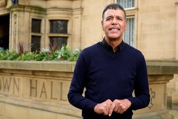 Wakefield Town Hall to light up blue for Apraxia Awareness Day in support of Chris Kamara wakefieldexpress.co.uk/news/people/wa… #LocalToOssett #westyorkshire