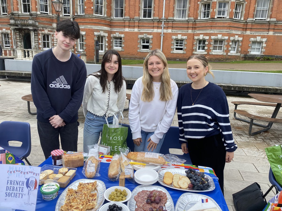 The French Debating Society setting up at today’s Festival of Languages and Cultures @RoyalHolloway. These epic students @LLC_RHUL brought the chat and the cheese!