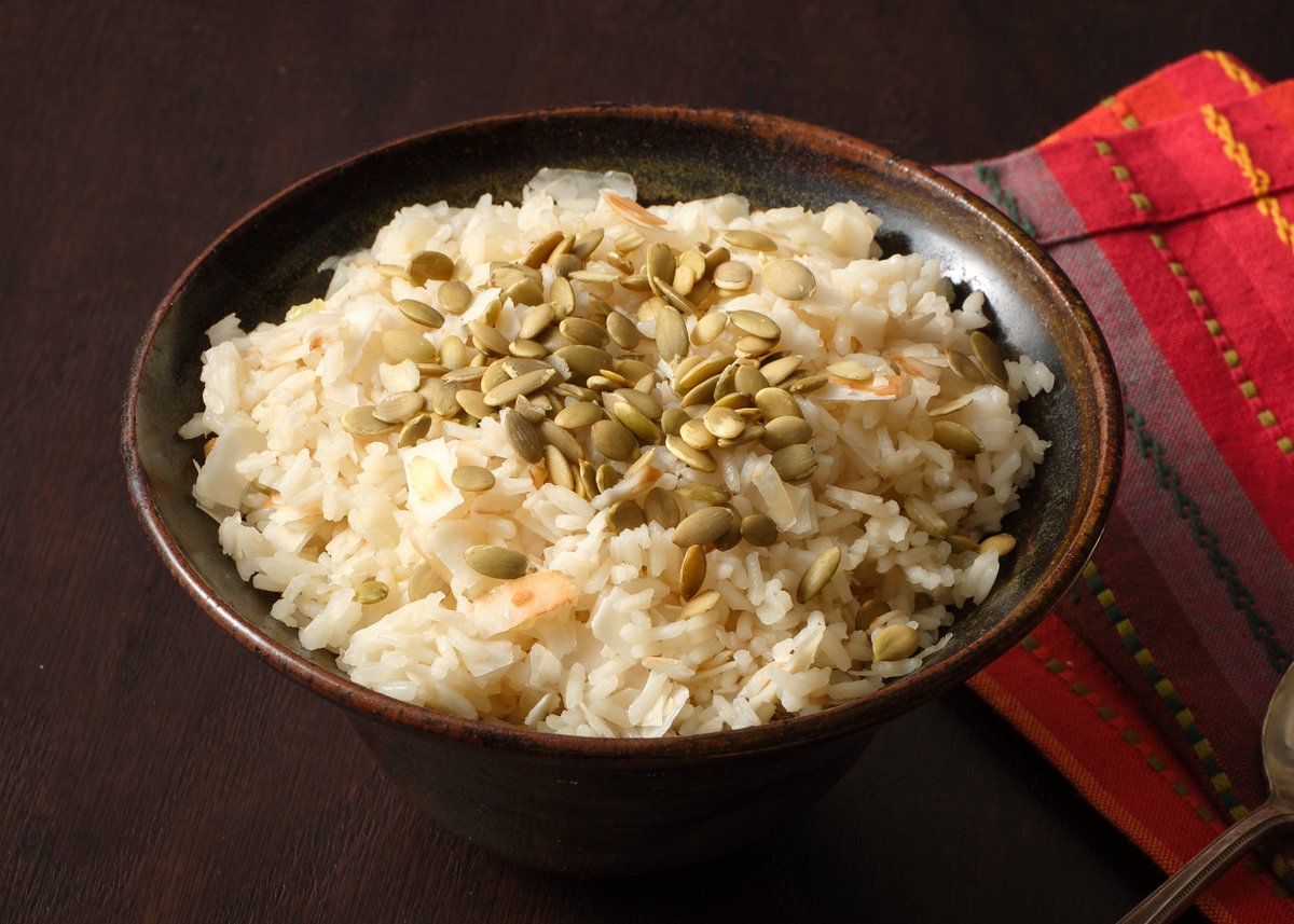 My latest take on Coconut Rice has chewy chunks of toasted coconut flakes and crunchy toasted pepitas. It's a little savory, a little sweet, and you'll love it as the weather warms up. patijinich.com/chunky-pepita-…