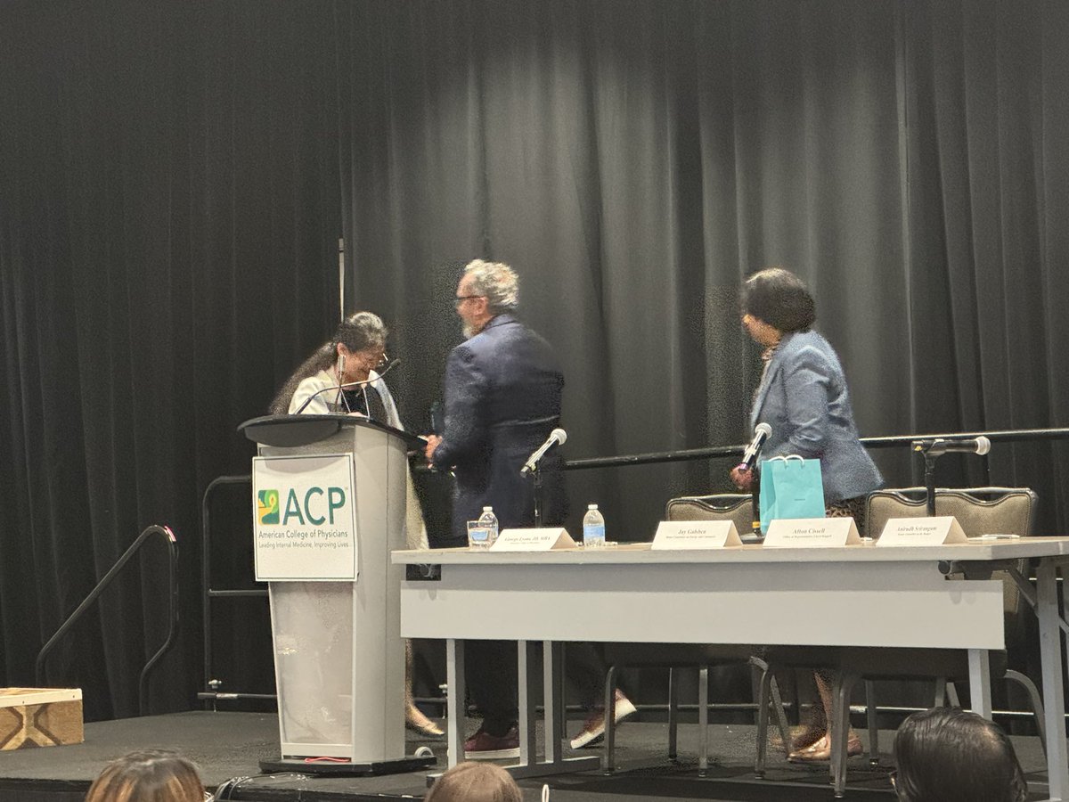 A full house and standing ovation for Congressman Ami Bera @RepBera this year’s recipient of the Boyle award for his outstanding advocacy for expanding access to healthcare #ACPLD #InternalMedicine #IMProud #IMPhysician #PrimaryCare #AccessToCare @ACPIMPhysicians @SocietyHospMed