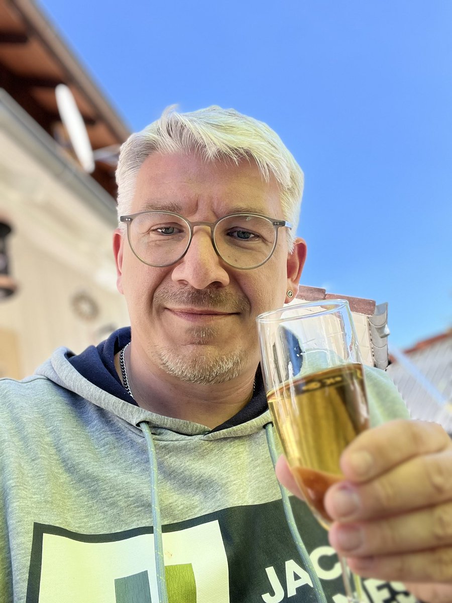 Endlich ist es geschafft: djv-hessen.de ist Online. Mehr über meine Rolle im <a href="/djvhessende/">DJV Hessen</a> unter djv-hessen.de/djv-gremien/la…