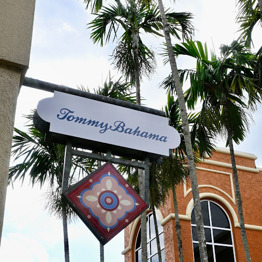 ❗ATTENTION ESTERO, FL❗

Another new collaboration with @TommyBahama is open at the stunning @miromaroutlets.

Image via @allevents. 

#TommyBahama #islandlifestyle #islandstyle #retaildesign #esteroFL #retailtrends #topretailers