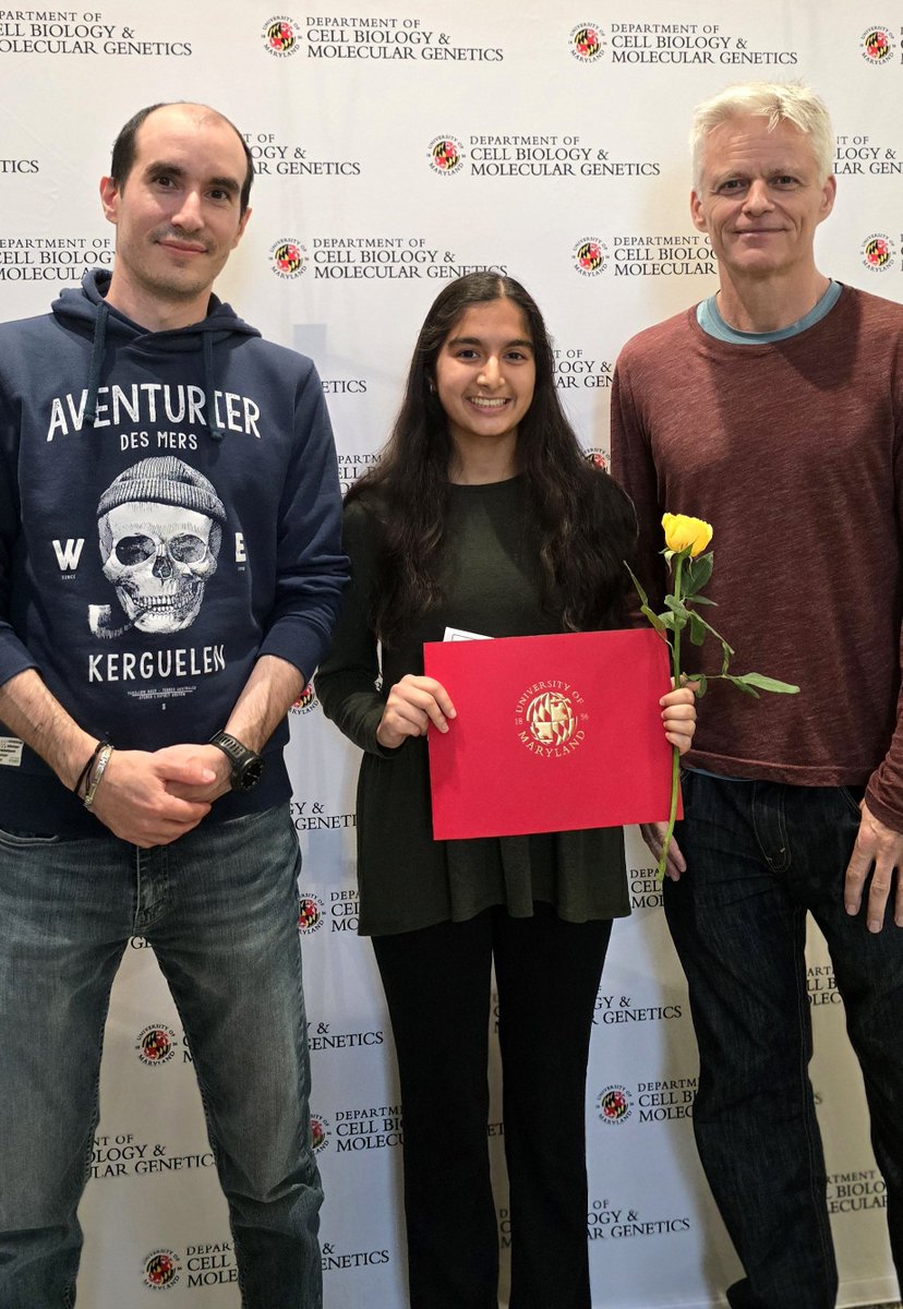 Congrats Anushka for winning the Norman Laffer Scholarship (@UMDCBMG , @UMDscience )! Here shown with your de facto mentor @augenstreich . Sad to see you go. Guess you will be da_Tracking somewhere else (bioRxiv 2024.04.10.588863; doi: doi.org/10.1101/2024.0…