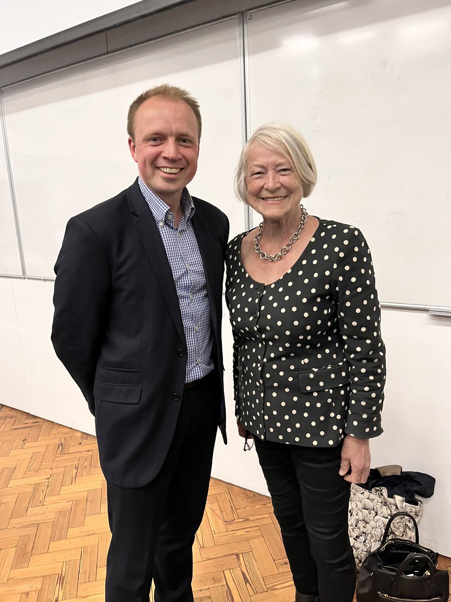 What an incredible privilege to meet the legendary Kate Adie. Kate gave a compelling @AmnestyUK & @unisouthampton lecture on the human right to protest and shared her experiences in Tiananmen Square, Kosovo, Iraq and around the world when she was Chief @BBCNews Reporter.