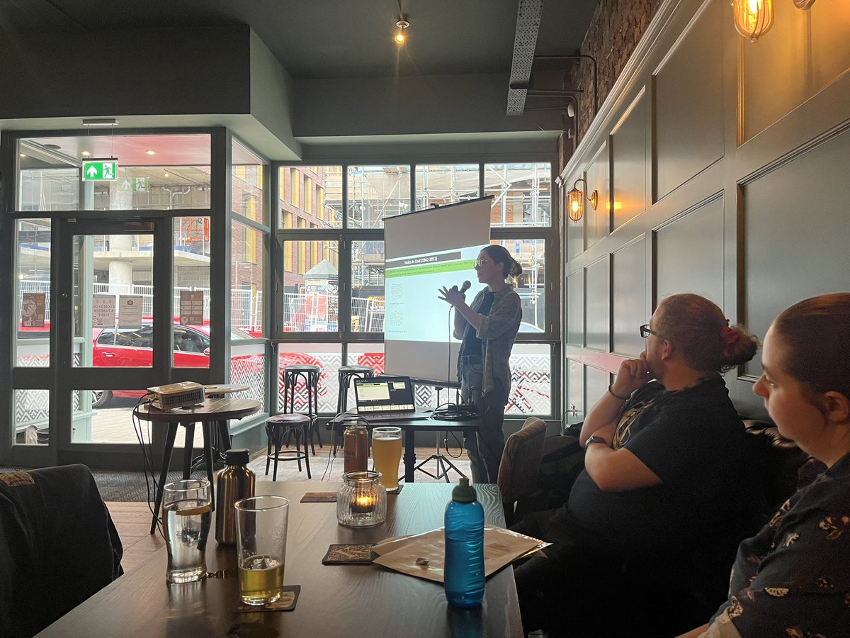 anton_calabrese's tweet image. Fantastic evening at #pint24 hearing about under-recognised figures in STEM… including a great talk by Monika from our lab, who spoke about Rosalind Franklin!