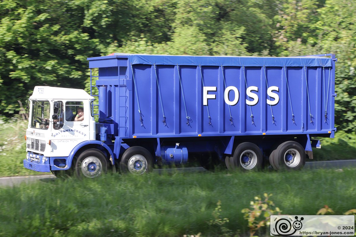 mrbryanejones's tweet image. What a glorious day for the HCVS to have their 2024 London to Brighton run. Photos taken near Dorking on 12-May-2024. #HCVS #Vintage #bus #truck #fireengine
MorePics: bryan-jones.com/2024-hcvs-lond…