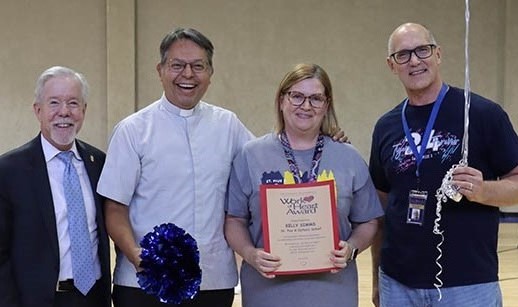 We are very proud to have presented Kelly Simms, a first grade teacher at @spxdallasschool our #WorkOfHeart Award, the highest honor The Catholic Foundation presents to full time employees at Dallas-area #Catholic schools. Read more about Kelly: catholicfoundation.com/st-pius-x-teac…
