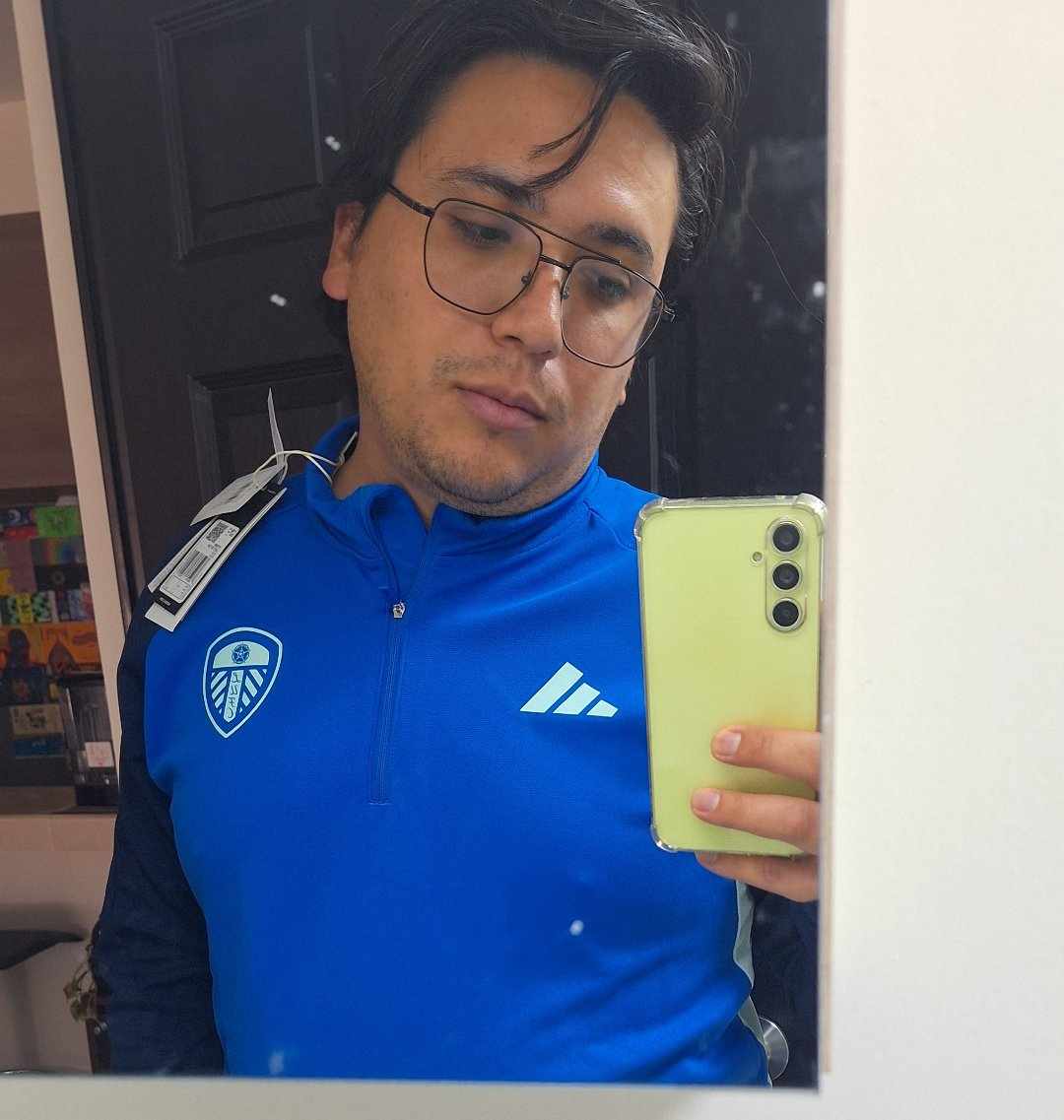 mickeymh_87's tweet image. EN IG / EN C4
Adrian Shamir Aguado 
El Pechugas
En 2018 la @FiscaliaCDMX lo ligaba con asesinatos, drogas y compraventa de ropa pirata…
Operaba en La Arenal, La Pantitlan…
Huyó a Morelos, pero allá lo encarcelaron.
Así se lucia en redes
Así acabó. 
#C4Jimenez