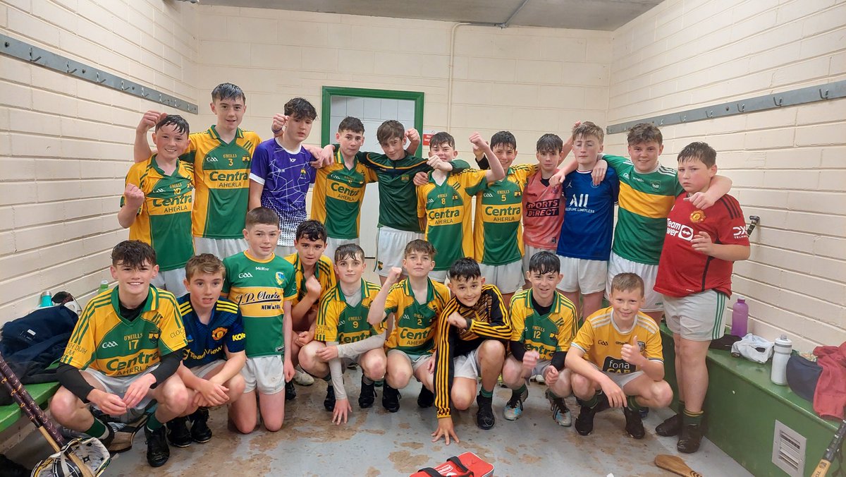 Many thanks to @BrideRoversGAA for a cracking game of hurling against our U14 team tonight. Despite torrential rain and tough playing conditions, Cloughduv showed grit and determination to win the game. Next game is this Friday (17th) V Éire Óg at 7pm in Ovens. #Clochdubhabú 🟩🟨