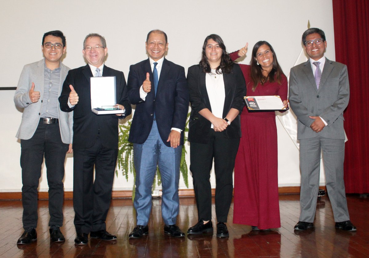 Energiminas (@energiminas1) on Twitter photo Gold Fields obtiene primer puesto en concurso de buenas prácticas laborales del Ministerio de Trabajo.
“Nuestra gente es el pilar fundamental que hace posible el desarrollo de la empresa”, resaltó Domingo Drago.
➡️La nota: acortar.link/KklVNb
<a href="/GoldFieldsPer/">Gold Fields en Perú 🇵🇪</a> Gold Fields obtiene primer puesto en concurso de buenas prácticas laborales del Ministerio de Trabajo.
“Nuestra gente es el pilar fundamental que hace posible el desarrollo de la empresa”, resaltó Domingo Drago.
➡️La nota: acortar.link/KklVNb
<a href="/GoldFieldsPer/">Gold Fields en Perú 🇵🇪</a>