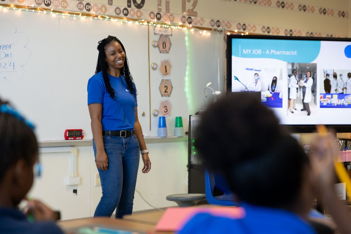 UWorlders had the pleasure of participating in Career Day at Wilmer-Hutchins Elementary School last week. A huge thank you to the amazing teachers at Wilmer-Hutchins Elementary school for inviting us and investing so much in your students! #uworldcares #CareerDay #FutureLeaders