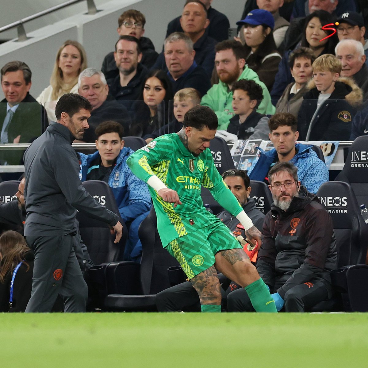 Ederson forced to come off due to a head injury and he is NOT happy ❌ 📺 Stream #TOTMCI live: tinyurl.com/4wrtdwtb