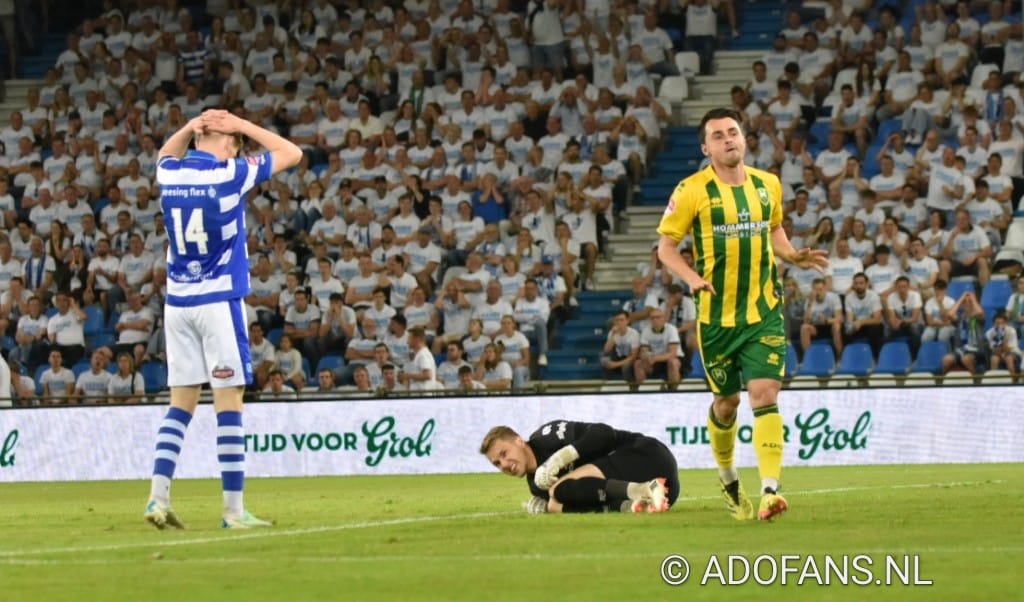 De wedstrijd is hervat, en Van Mieghem straft een fout in de defensie van De Graafschap af: 1-2 ! #graado #adodenhaag