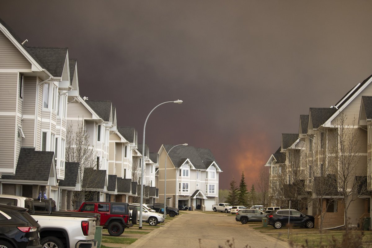 A wildfire burning southwest of Fort McMurray, as seen from the Wood Buffalo neighborhood.
