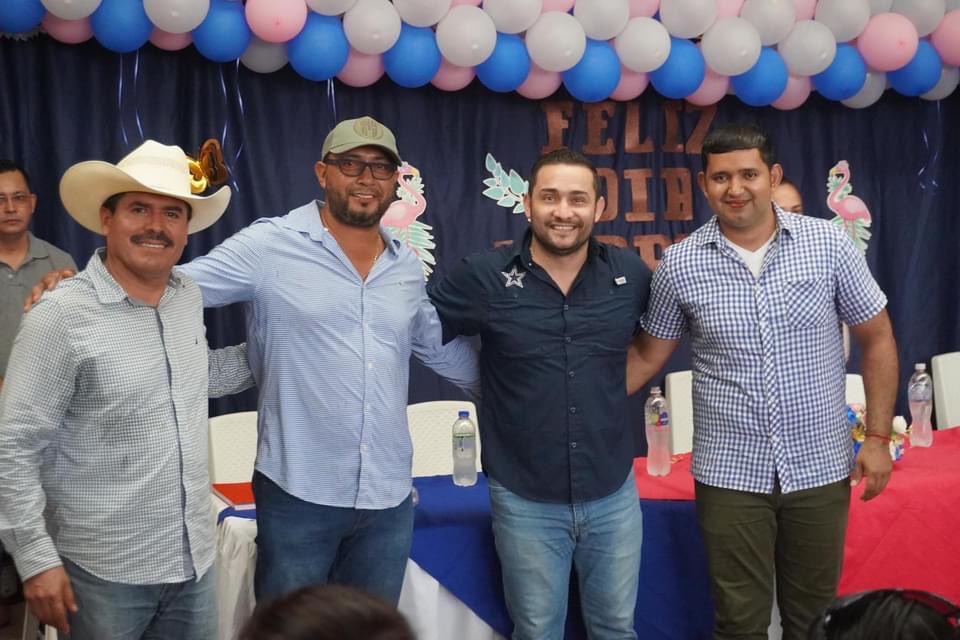 “Porque el amor a las madres debe ser todos los días”

Es por ello que seguimos compartiendo con muchas madres de mi querido departamento de Comayagua.