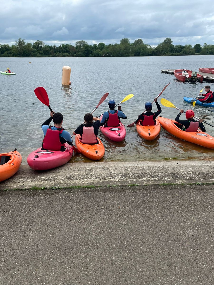 The Year12 sport students enjoyed kayaking at South Cerney today all completing their assessments. 🚣