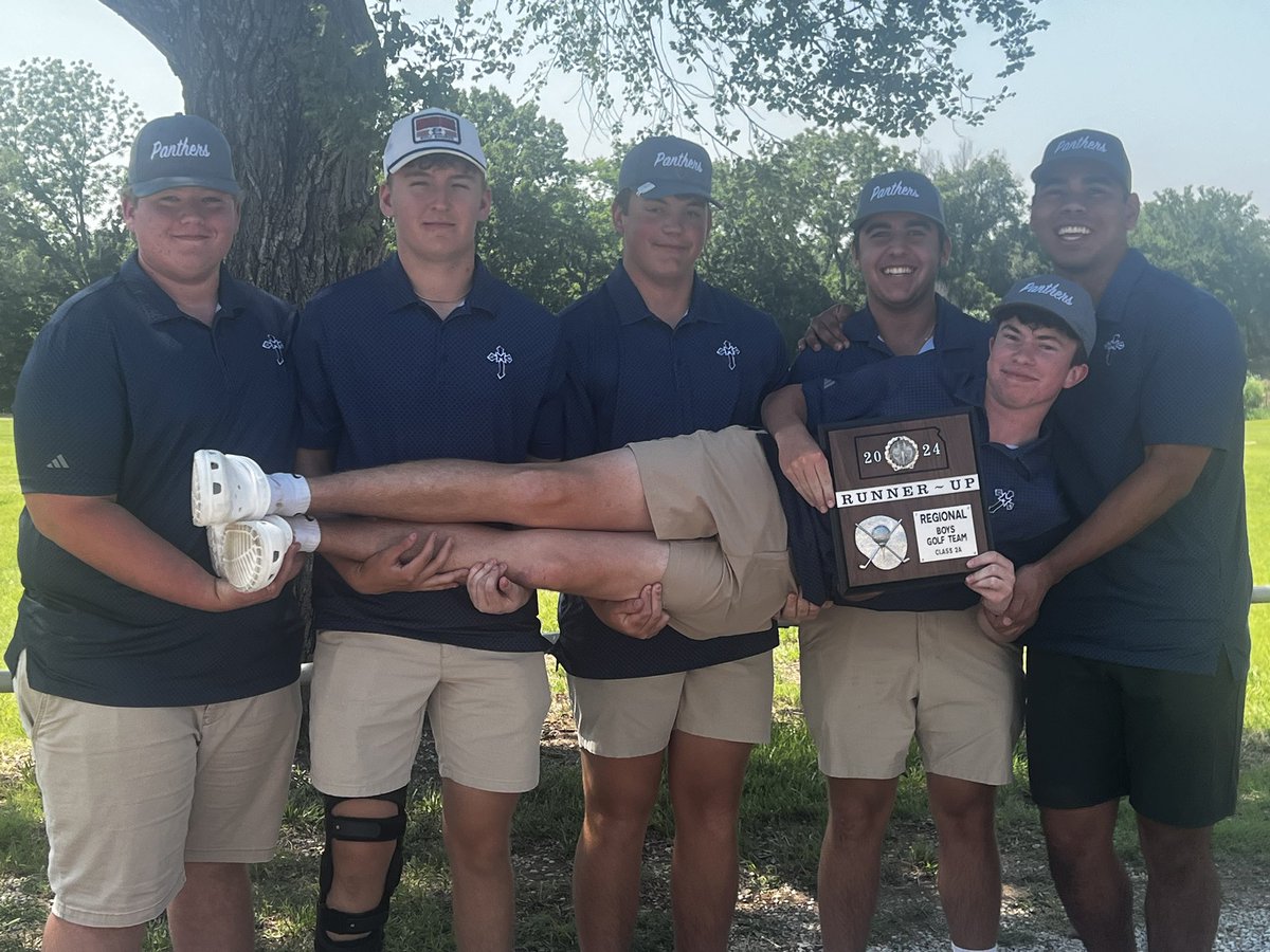 SMC_Panthers's tweet photo. 05.14.24⛳️

Panthers take 2nd at Regionals in Eureka!

Individuals:  Grant Hite 4th, Connor VanBecelaere 5th, and Jamie Hamilton 9th.  Headed to state with our fearless leader: Coach Wilbert! 💙 https://t.co/xpZMux9CZC