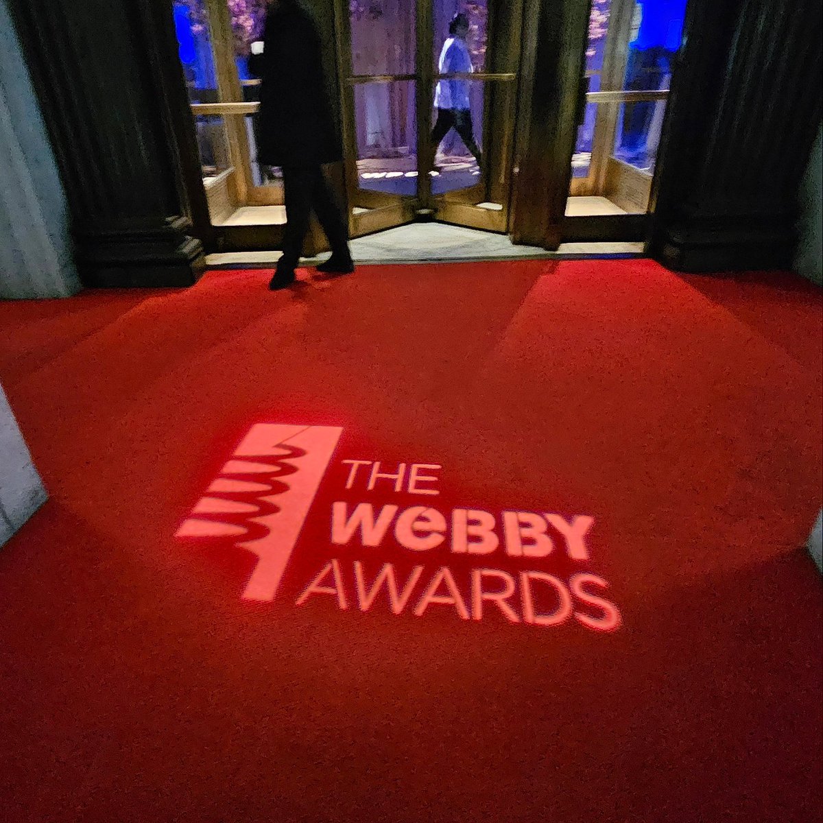 Was honoured to accept the Webby for Best Businees Newsletter alongside my TLDR editors at @TheWebbyAwards in NYC last night! #webbys