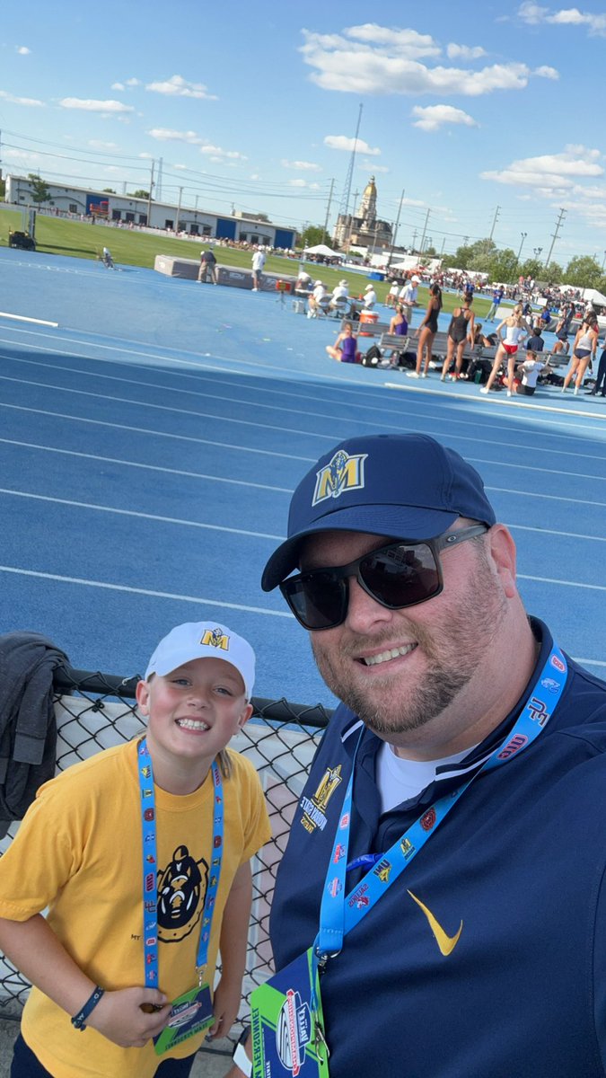 BrockRydecki_AD's tweet image. Awesome weekend watching and celebrating many awesome performances by @RacersXCTF! Even better I got to share it with my best buddy on his first solo event travel! More to come Bryant!