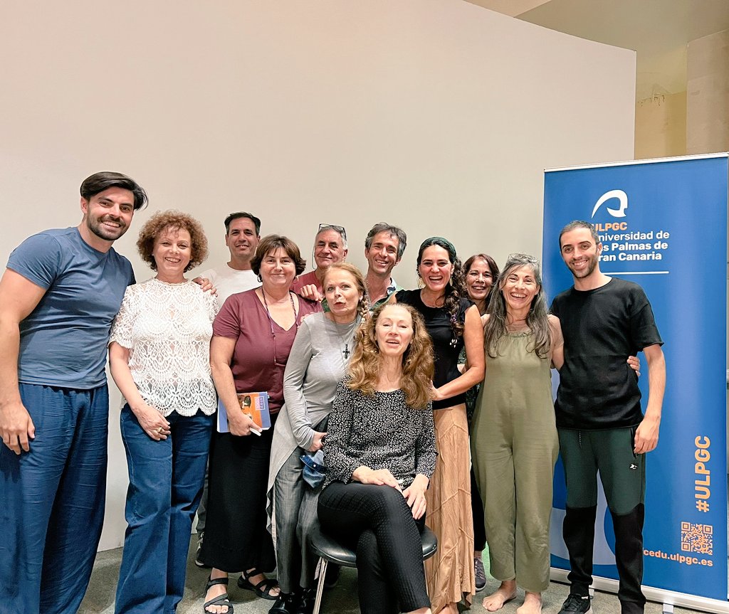 Así de felices concluimos hoy dos intensas jornadas del Taller de técnica para monólogos de #Shakespeare organizado por el Aula de Teatro @ULPGC