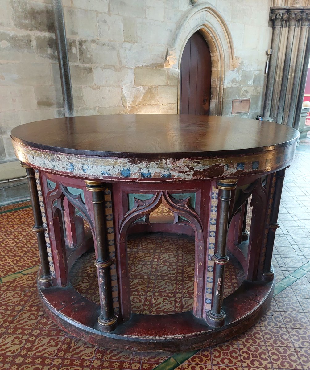 #Woodensday 
Salisbury Cathedral's Chapter House table. Legend has it that it's where the craftsmen who worked on the building were paid.
It's late 13th/early 14th C (with later top), and now too big to fit through current doors, so it's going nowhere.