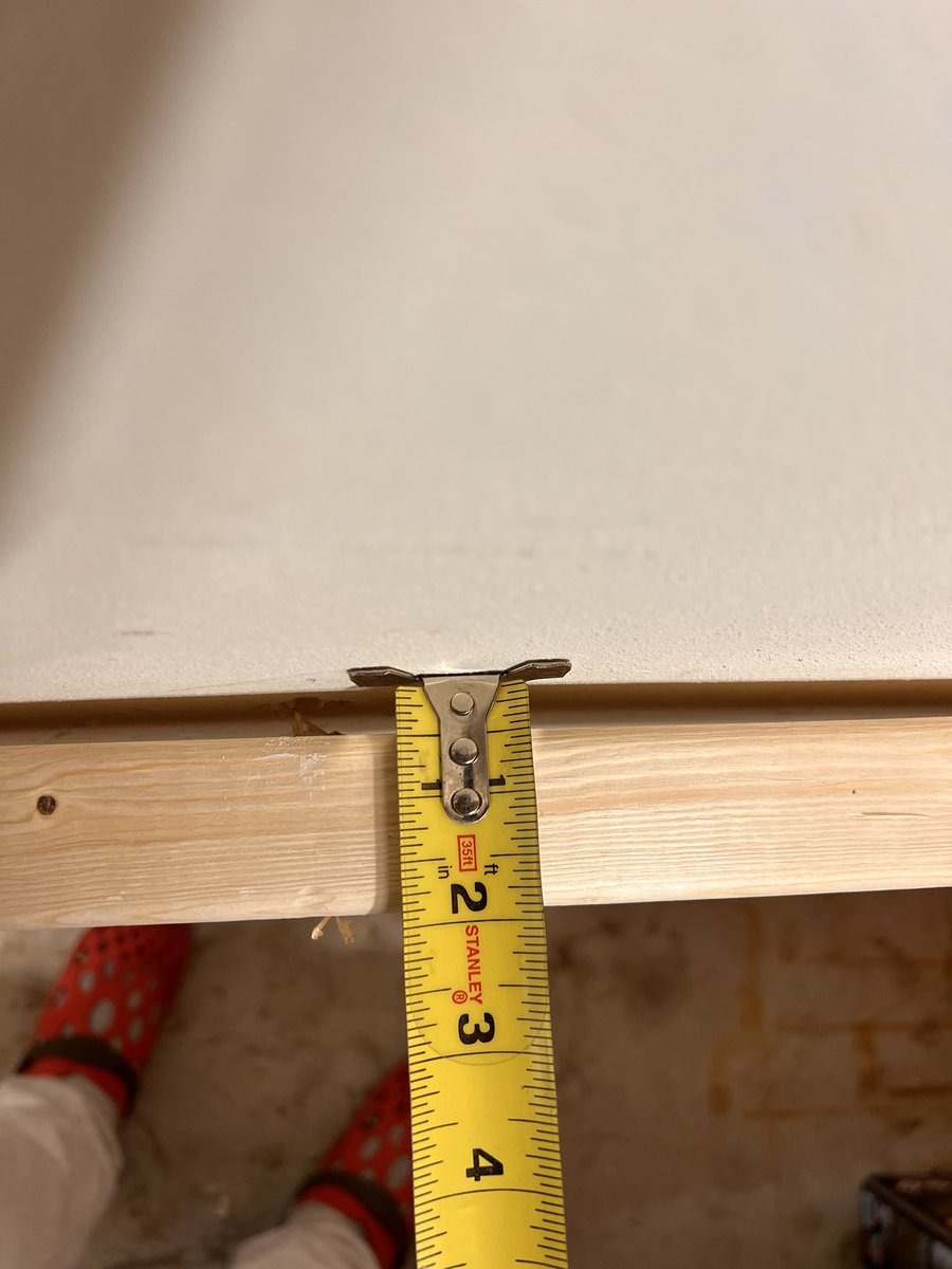 momedic9019's tweet image. ✨perfection✨ ….. the people that built my house HAD to be drunk. This wall has a 1/4” bow in it AND the studs vary between 16-1/2 and 19-1/4 on center. #UpToCode