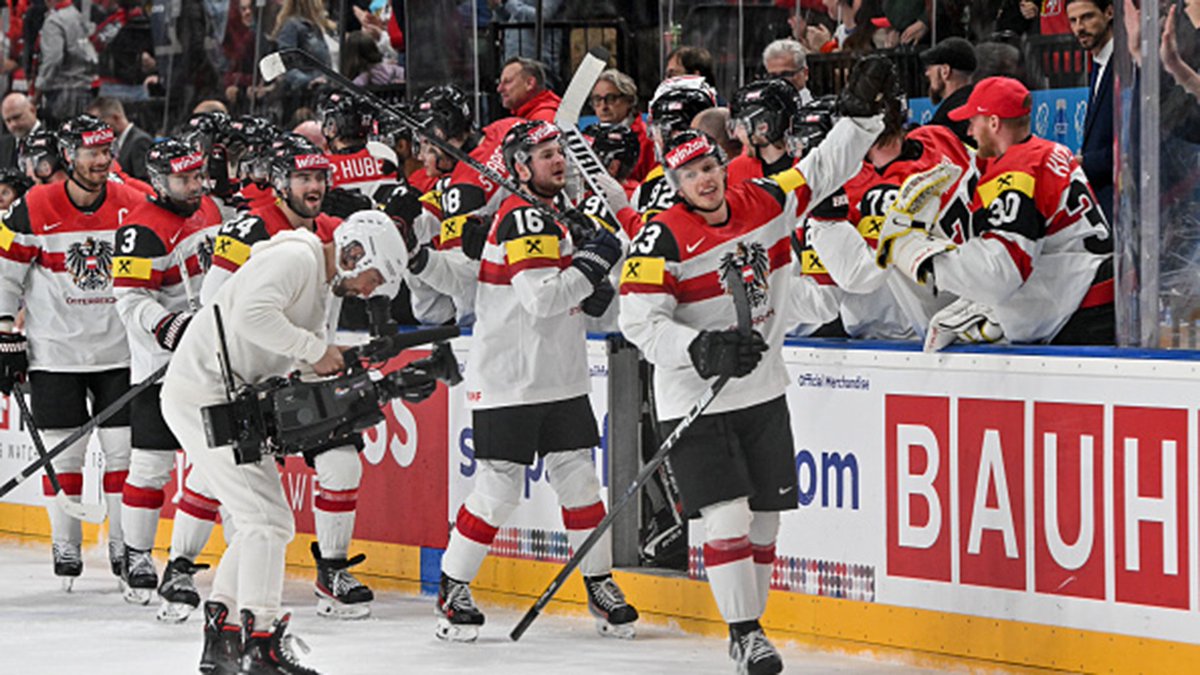 MUST SEE - It was 6-1. Watch as Austria storms back, scoring five unanswered goals in the third period - including the tying goal with 49 seconds to play - to stun Canada and force overtime at the #IIHFWorlds... 🎥: tsn.ca/must-see/video…