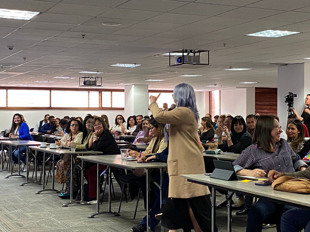 Este evento busca generar espacios de diálogo, reflexión y balance sobre experiencias de formación integral y educación CRESE desde los territorios. Profundizaremos en los aspectos teóricos y conceptuales para ponerlos en práctica en los contextos educativos reales.