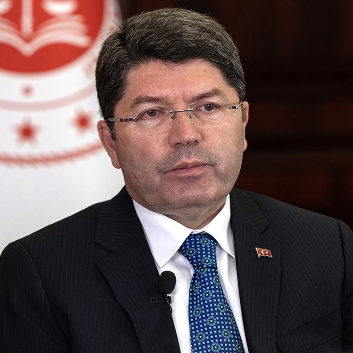 Cumhurbaşkanı Erdoğan, MİT Başkanı İbrahim Kalın ve Adalet Bakanı Yılmaz Tunç'u Beştepe'de acil toplantıya çağırdı.