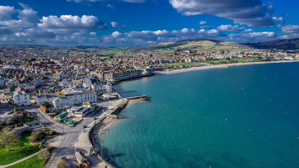 (15/31)#TravelWednesday #NationalWalkingMonth #Ilovetotravel #WalkThisMay @livingstreets Welcome to #Swanage in #Dorset!