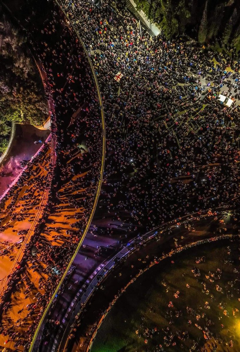 raulkiria1's tweet photo. Tbilisi protesters tonight 

#TbilisProtests https://t.co/GLnHm8MBkf