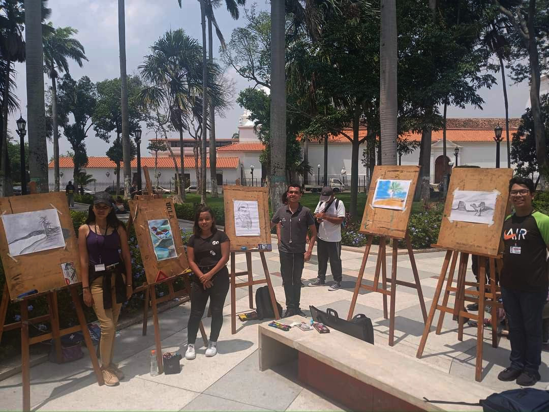 #14May 🖌🎨🖼 Se realizó un encuentro de pintura y dibujo en homenaje al natalicio del 'Pintor de la Luz Tropical' Armando Reverón.

¡Mundo que causa sentimiento y motivación!

#SerGuaroMeEncanta