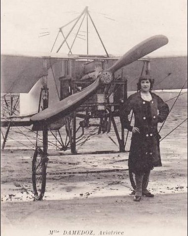 Carmen Damedoz dancer, artist's model & aviator, last woman to pass French flying test (licence No. 1449) b4 #WWI. Dec 1913 engine failed but won🏅for women's altitude prize. Demanded right to join war effort as aviator, military refused b #OTD 17 May 1890 en.wikipedia.org/wiki/Carmen_Da…