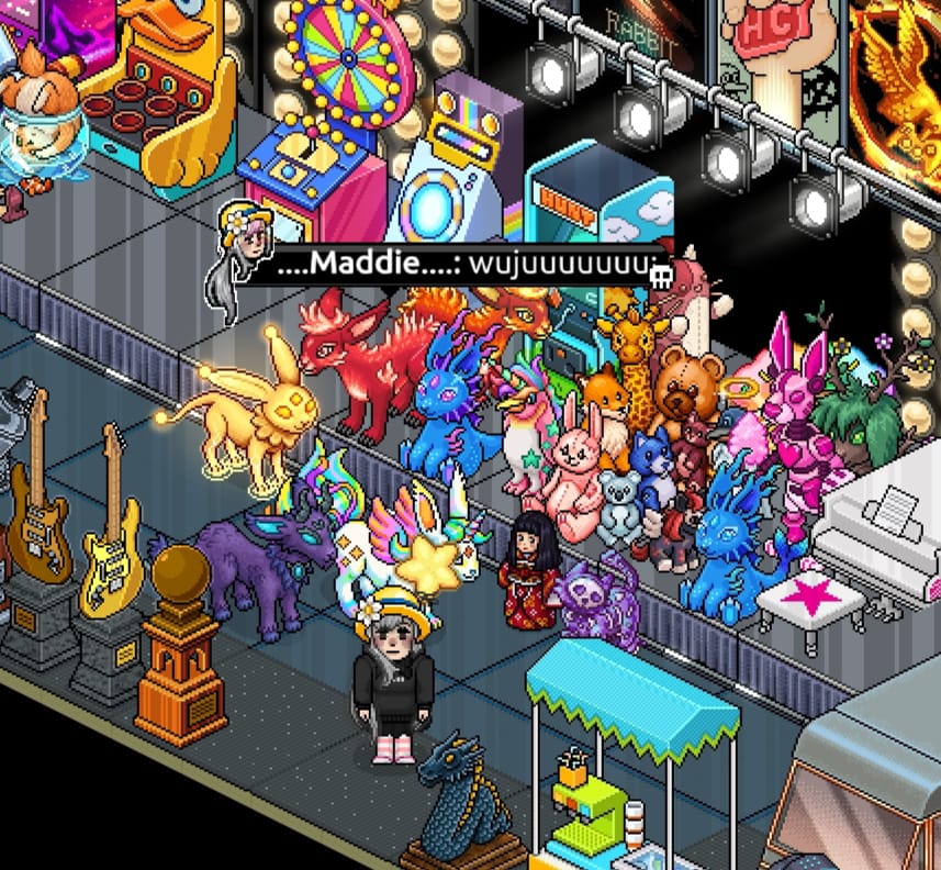 I think the merchansside was a very good purchase, the text balloon looks great, thanks @Habbo 😃