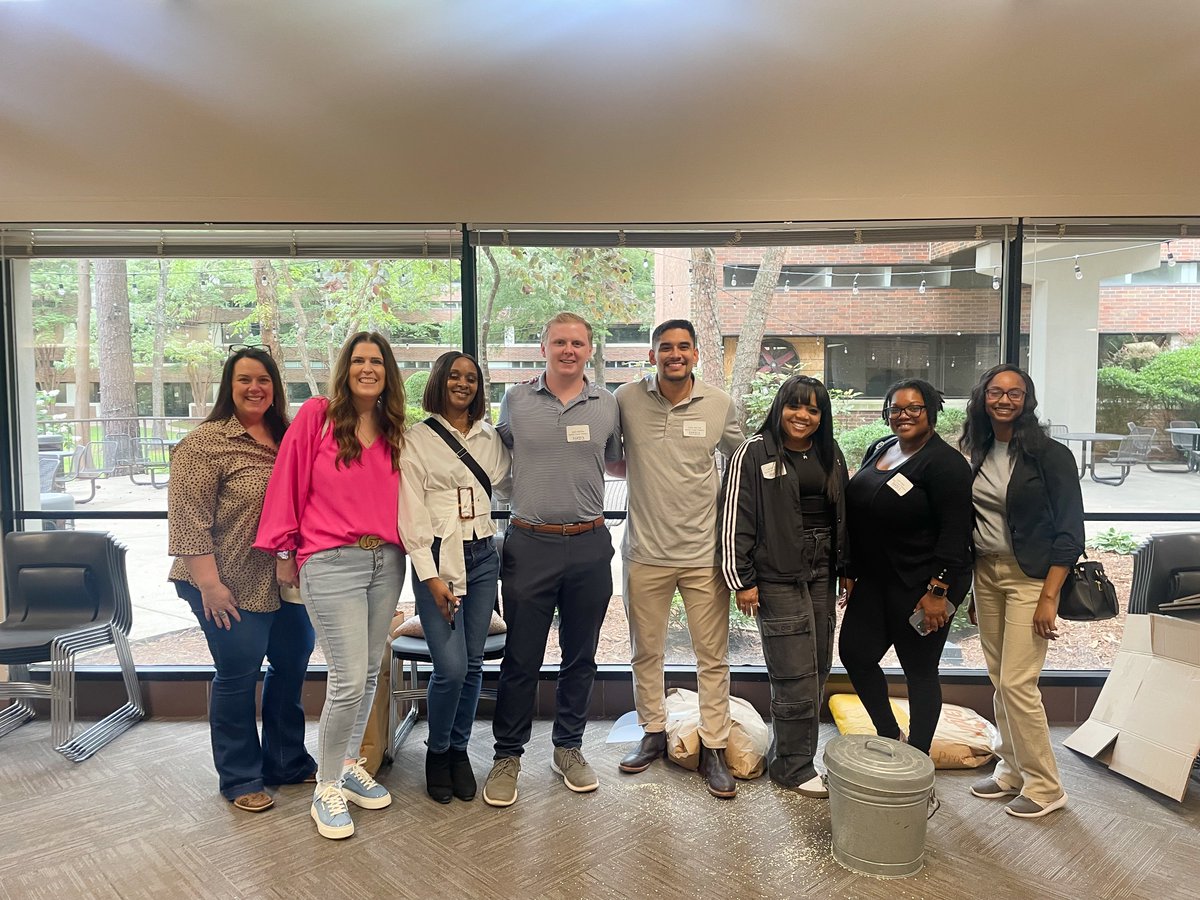 🌟 A huge round of applause to members of our accounting and property management teams for spending the morning packing 10,038 meals for Arkansans in need! Together with the @arfoodbank & @bomaglr, they made a meaningful impact on fighting hunger in our community. Go, team! 👏