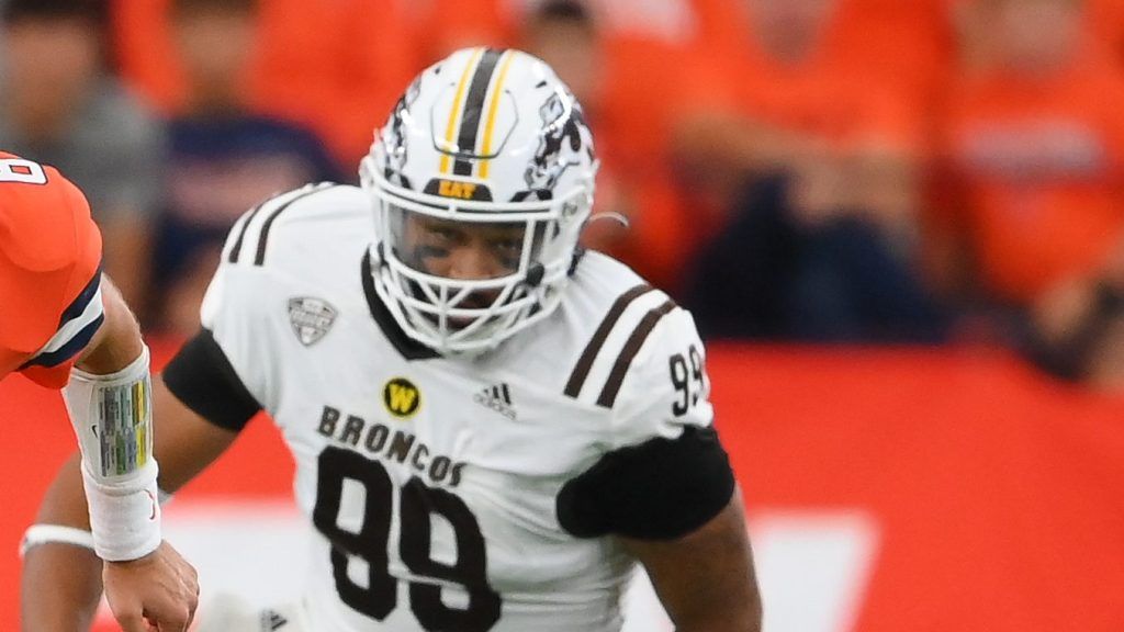 Cowboys NFL Draft grade: Marshawn Kneeland, EDGE, Western Michigan 56th overall draftwire.usatoday.com/2024/05/13/cow…