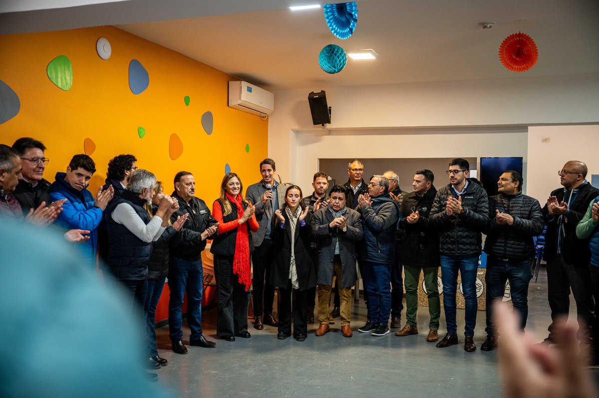 BASES que construyen futuro. Se lograron cimentar las estructuras para alcanzar los 100 generadores eólicos que producirán energia limpia. La decisión estratégica del gobernador <a href="/QuintelaRicardo/">Ricardo Quintela</a> y el conocimiento técnico de <a href="/peaenergialr/">peaenergia.lr</a> impulsando el crecimiento de la provincia