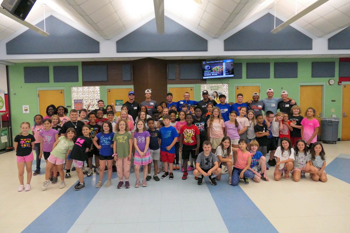 Cade Fox Kurland (@cadefox4) on Twitter photo Another great day spent at Glen Springs Elementary! Building connections, having fun, and supporting the importance of education. Click the link for volunteer opportunities: edfoundationac.org. <a href="/TheEdFoundation/">The Ed Foundation</a> <a href="/Fl_Victorious/">Florida Victorious</a> #FVFoundation Another great day spent at Glen Springs Elementary! Building connections, having fun, and supporting the importance of education. Click the link for volunteer opportunities: edfoundationac.org. <a href="/TheEdFoundation/">The Ed Foundation</a> <a href="/Fl_Victorious/">Florida Victorious</a> #FVFoundation