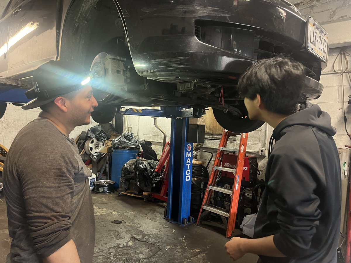 Dr. Evelyn Perez-Daza (@evedaza91) on Twitter photo Love making internship site visits and watching our students learn by doing! Here we have a Long Beach HS graduate teaching a current student about mechanics! <a href="/LBSchoolsNY/">LongBeachSchools</a> <a href="/Jostroff2/">Janna Ostroff, Ed.D.</a> <a href="/JMyersLBHS/">Jeffrey Myers</a> Love making internship site visits and watching our students learn by doing! Here we have a Long Beach HS graduate teaching a current student about mechanics! <a href="/LBSchoolsNY/">LongBeachSchools</a> <a href="/Jostroff2/">Janna Ostroff, Ed.D.</a> <a href="/JMyersLBHS/">Jeffrey Myers</a>