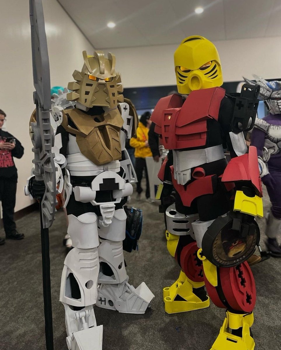 Jaller and Takanuva are ready to join your party
#bionicle #lego #Cosplay