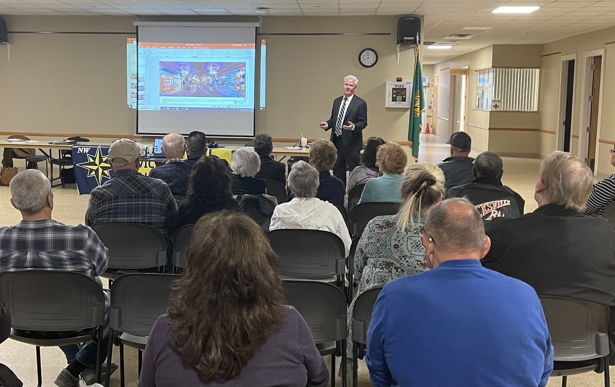 Special thanks to Jim McCaffery from the Town of Oyster Bay for speaking with the Northwest Civic Association of Hicksville last night to provide updates on exciting Hicksville community projects!

#hicksville #hicksvilleny #hicksvillenewyork #longisland #sd5 #longislandny