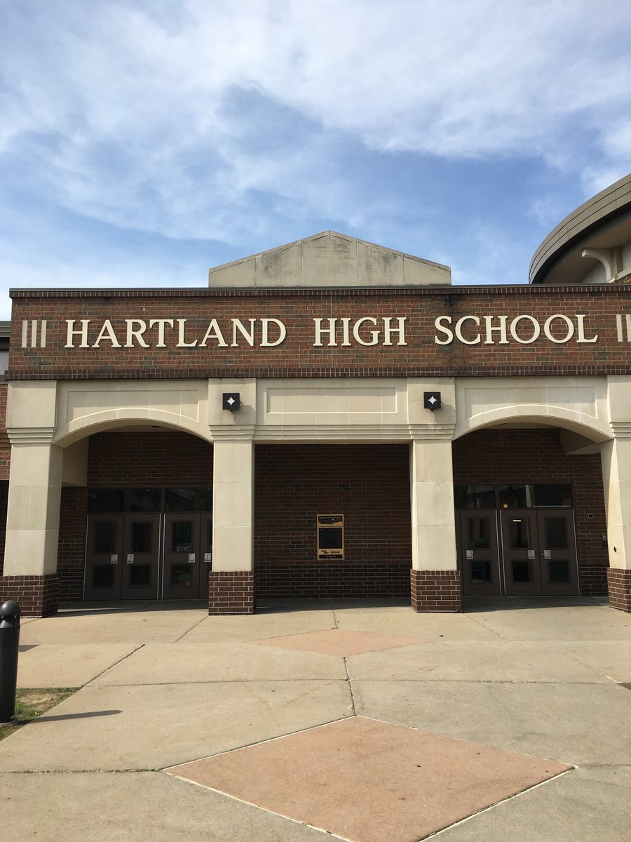 Thanks @tsteve50 for welcoming @CalvinKnightsFB today! Amazing time with @hartland_fball this afternoon. Look forward to having some of your players on campus! #Hartland2GrandRapids #CalvinGoldRush