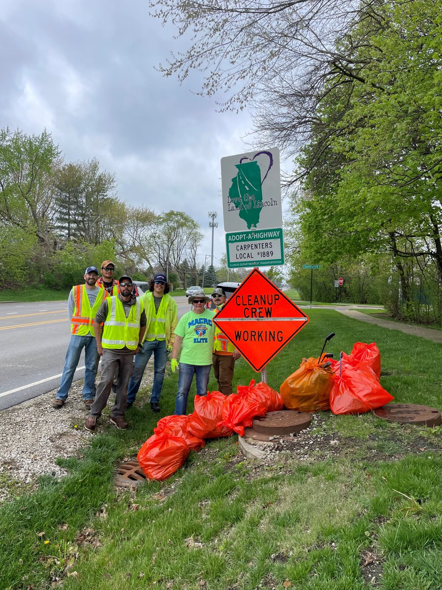 MidAmCarpenters's tweet image. Our members are always looking for opportunities to give back to their communities. #Local1889 recently volunteered in roadside clean up in Elgin, IL. Also, Carpenters #Local662 held a blood drive with Middendorf &amp;amp; Reuss Construction in Freeburg, IL. Nice work Brothers &amp;amp; Sisters!