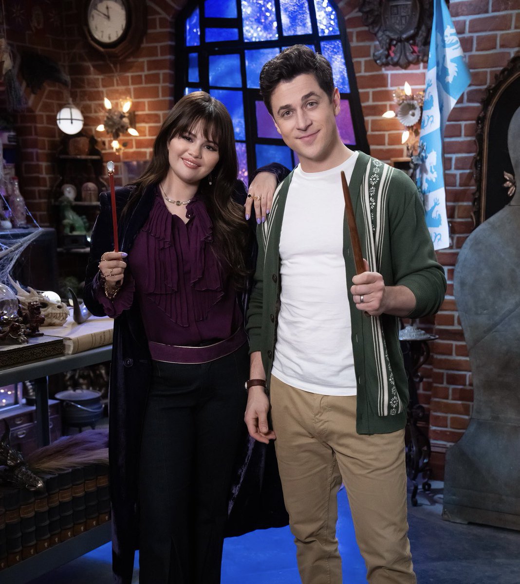 First look at Justin Russo’s family in the ‘WIZARDS OF WAVERLY PLACE’ sequel series.

Releasing later this year.