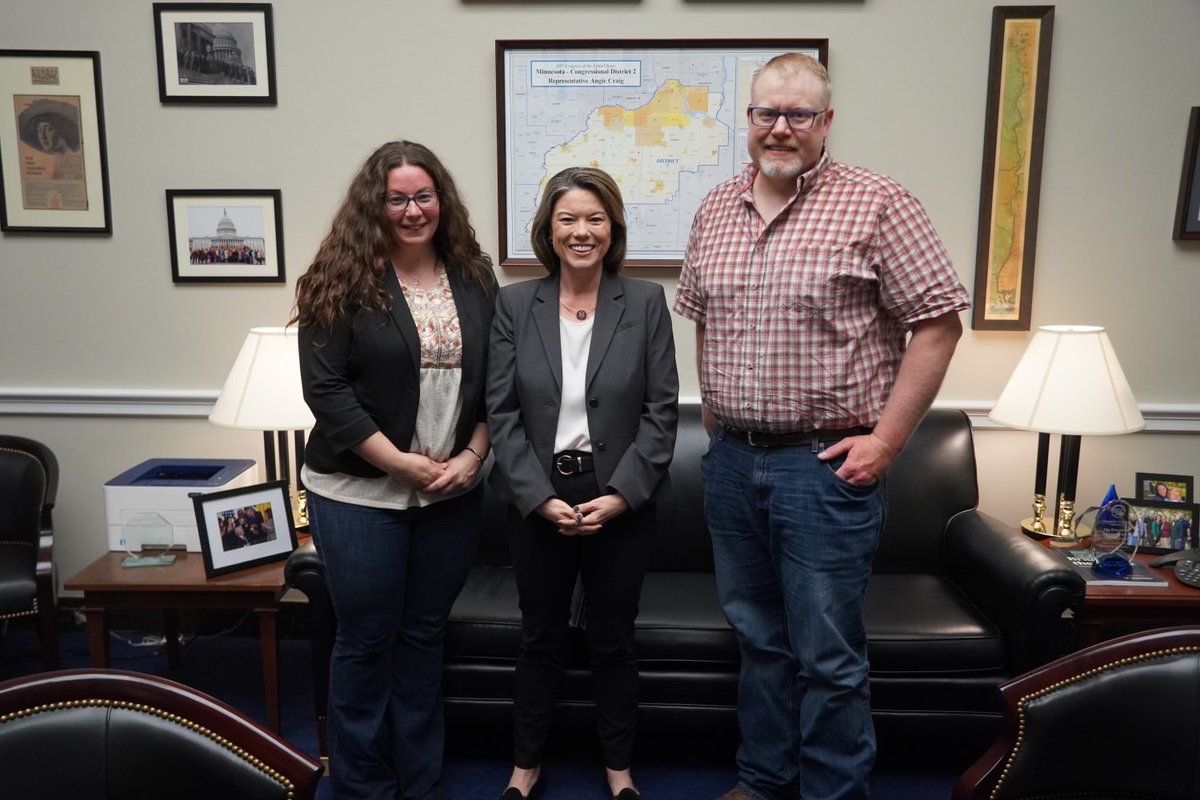 Welcome to DC, Sarah!   Great to meet with a member of @CHSInc to discuss how we can keep working to pass a bi-partisan Farm Bill that strengthens and supports Minnesota family farmers.
